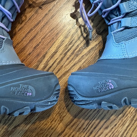 North face snow boots little kid size 12 - Picture 2 of 5